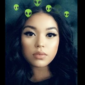 Meet your Posher, Kiana